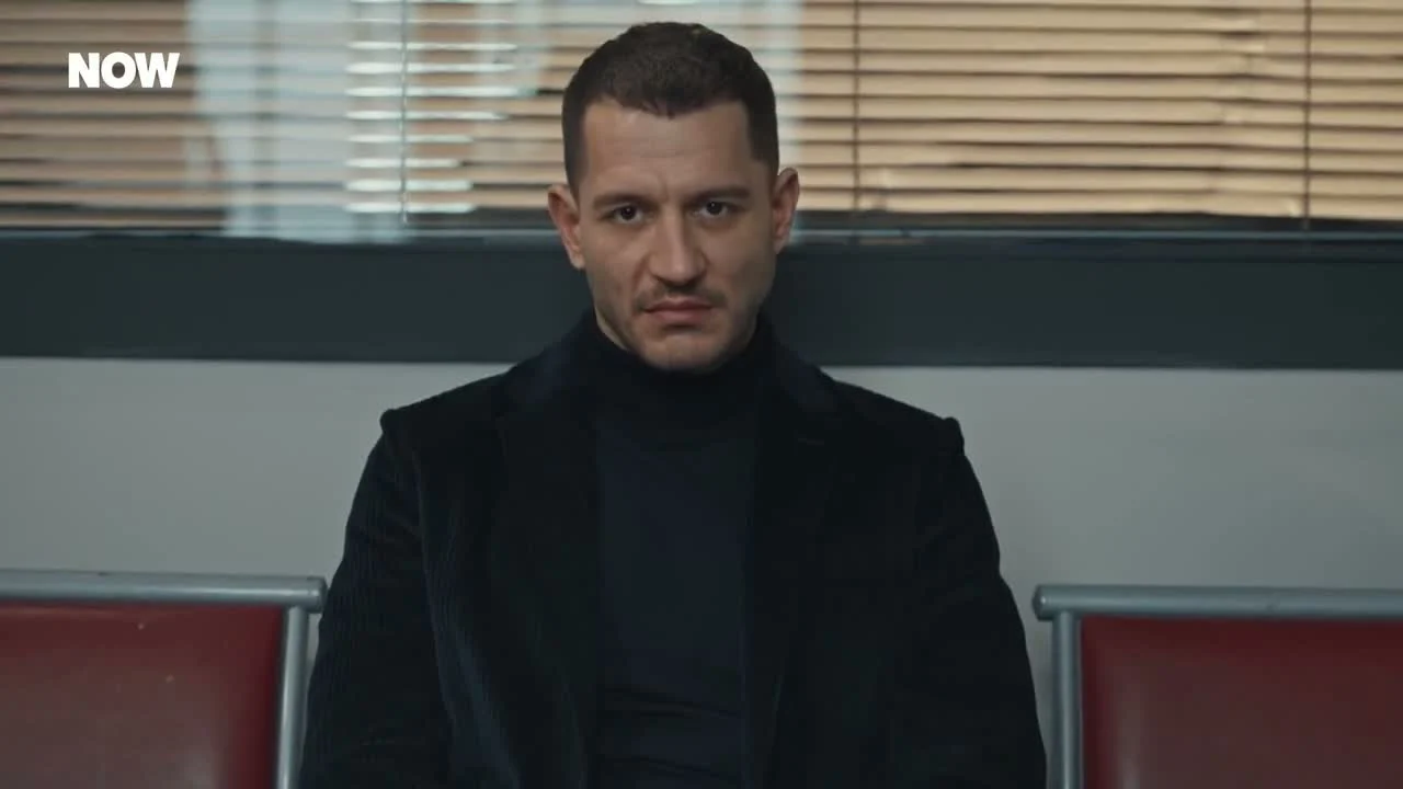 Кадры из сериала Под землёй (2026)